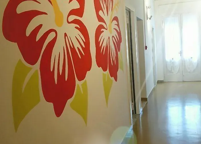 Otel Aloha Dipendenza Silvie Rose 2*