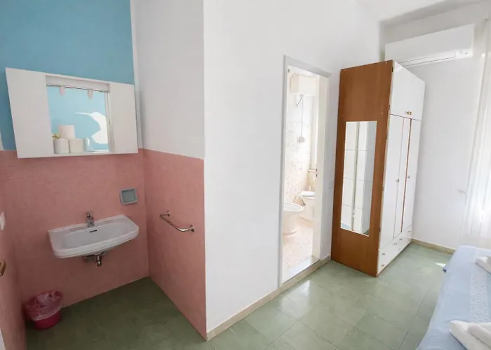 Aloha Dipendenza Silvie Rose Otel 2*