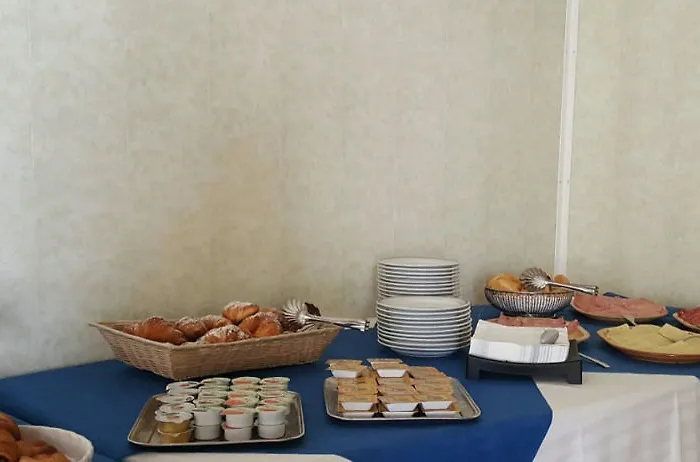 Otel Aloha Dipendenza Silvie Rose 2*