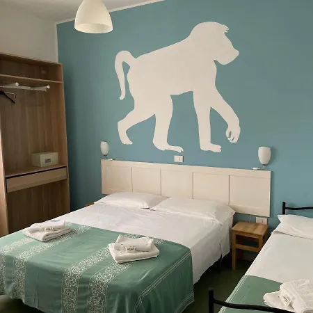 Aloha Hotel 2*
