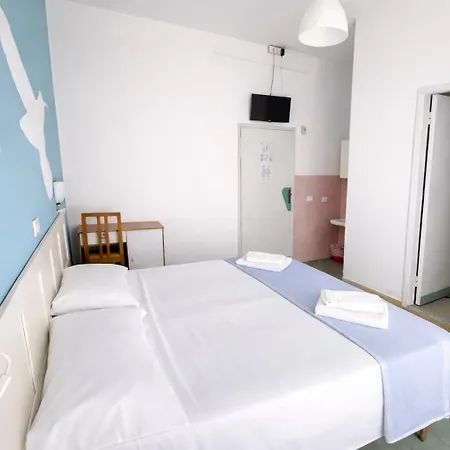 Aloha Dipendenza Silvie Rose Otel 2*