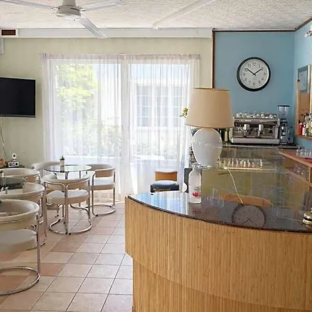 Aloha Dipendenza Silvie Rose Hotel