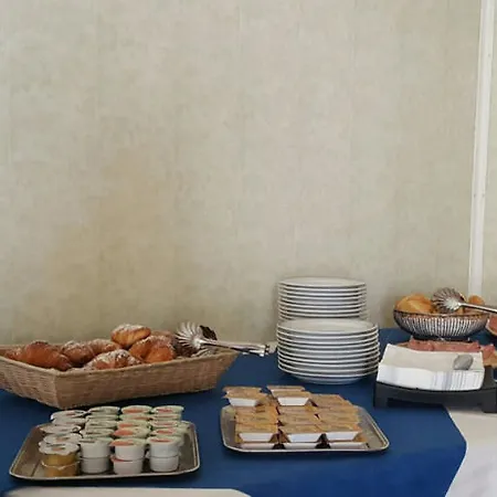 Otel Aloha Dipendenza Silvie Rose 2*
