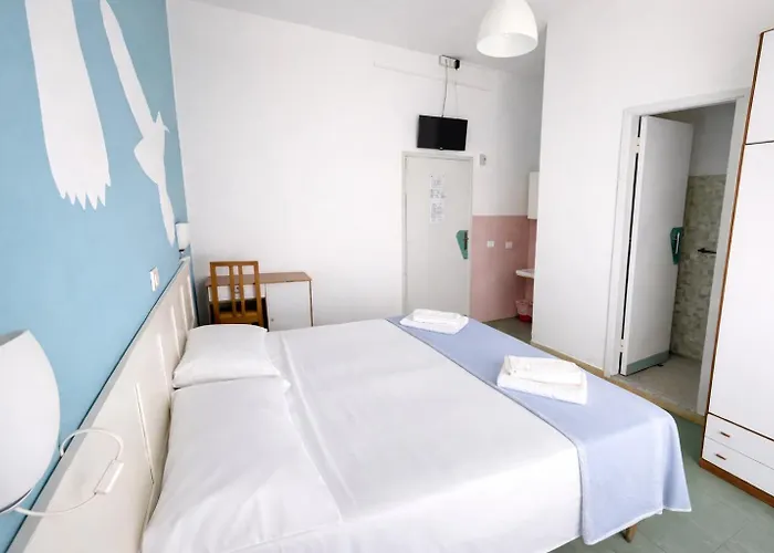 Aloha Dipendenza Silvie Rose Otel 2*